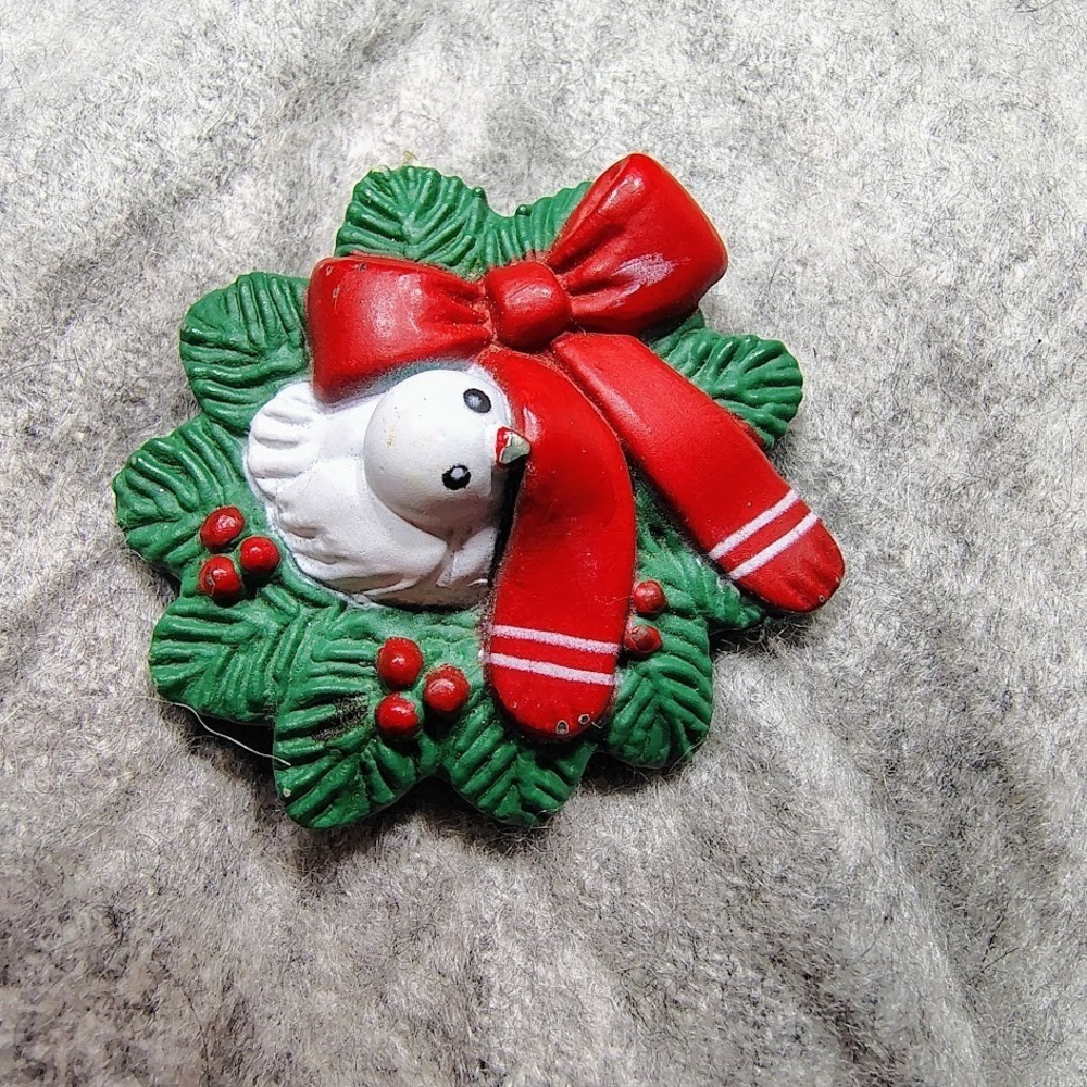 S. Lehman Green Red White Resin Dove Bird Bow Christmas Wreath Brooch Vintage